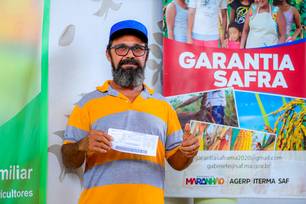 Timon entrega mais de 900 boletos do Programa Garantia Safra a agricultores