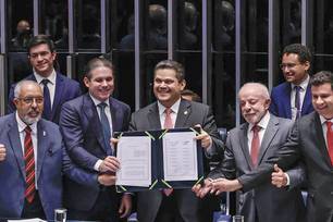 Congresso promulga emenda do fim da 6x1; escala 5x2 começa em 60 dias