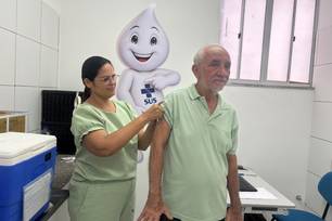 Idosos de 85 anos e mais passam a receber a vacina pneumo20 em Teresina (Foto: Divulgação)