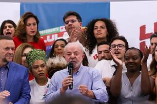Lula cobra Flávio Bolsonaro sobre apoio ao fim da escala 6x1