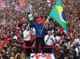 Lula é reeleito presidente do Brasil em virada histórica