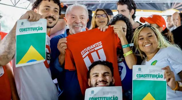 Lula garante versão universitária do “Pé de Meia” caso seja reeleito