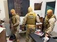 Polícia cumpre mandados em imóveis usados para guardar e distribuir drogas