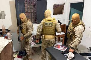 Polícia cumpre mandados em imóveis usados para guardar e distribuir drogas (Foto: Divulgação)