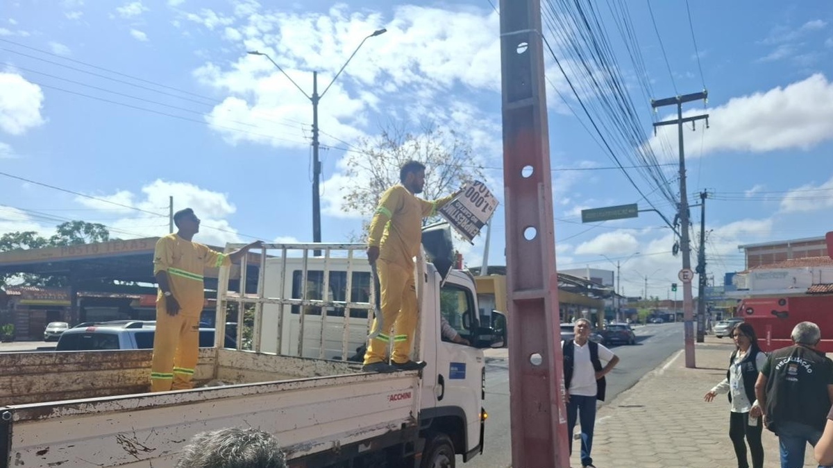Prefeitura fiscaliza poluição visual e uso de publicidade irregular em Teresina
