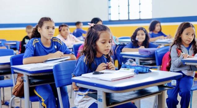 Timon premia 32 escolas com recursos de até R$ 5 milhões pelo desempenho no IDEB