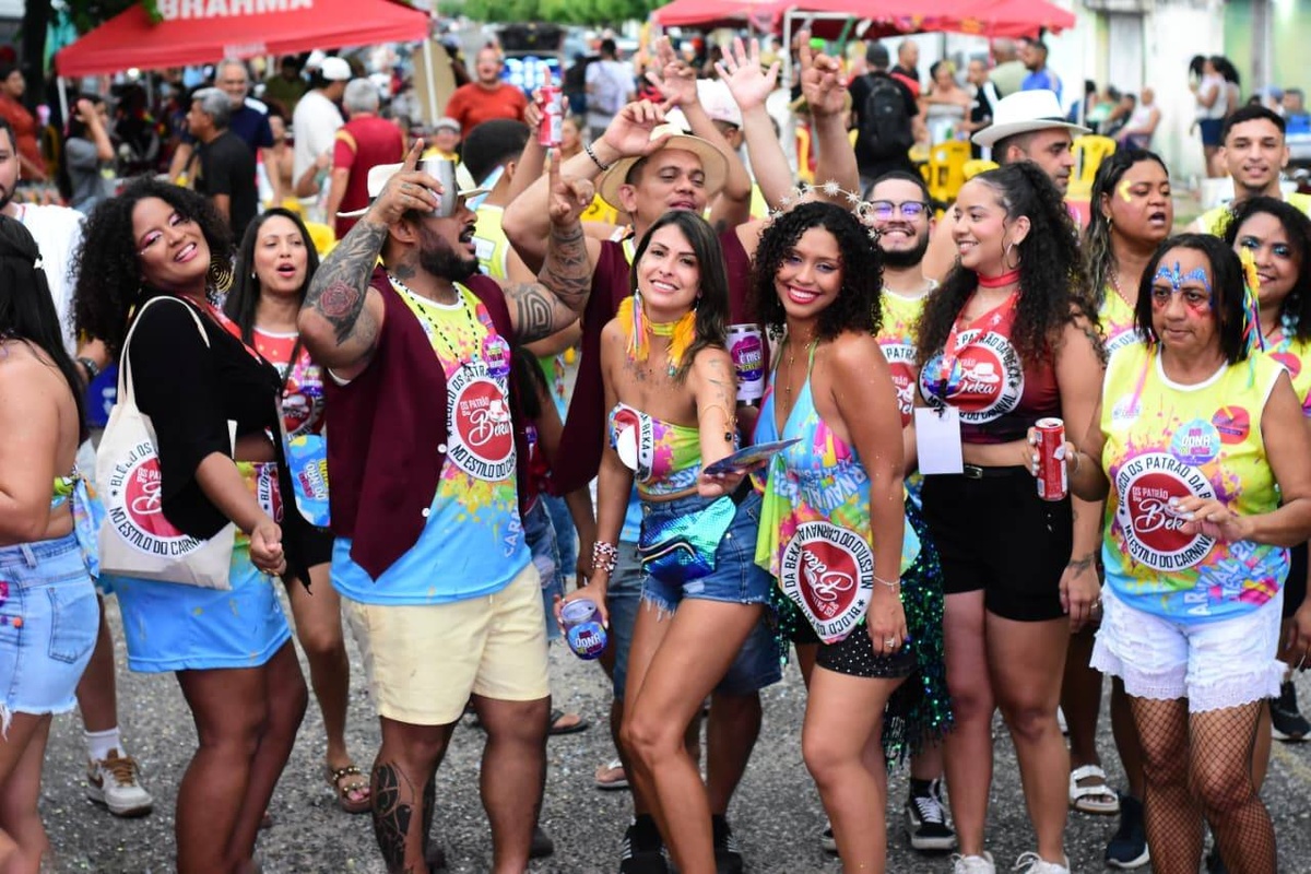 Blocos carnavalescos animam a terça de carnaval em Teresina