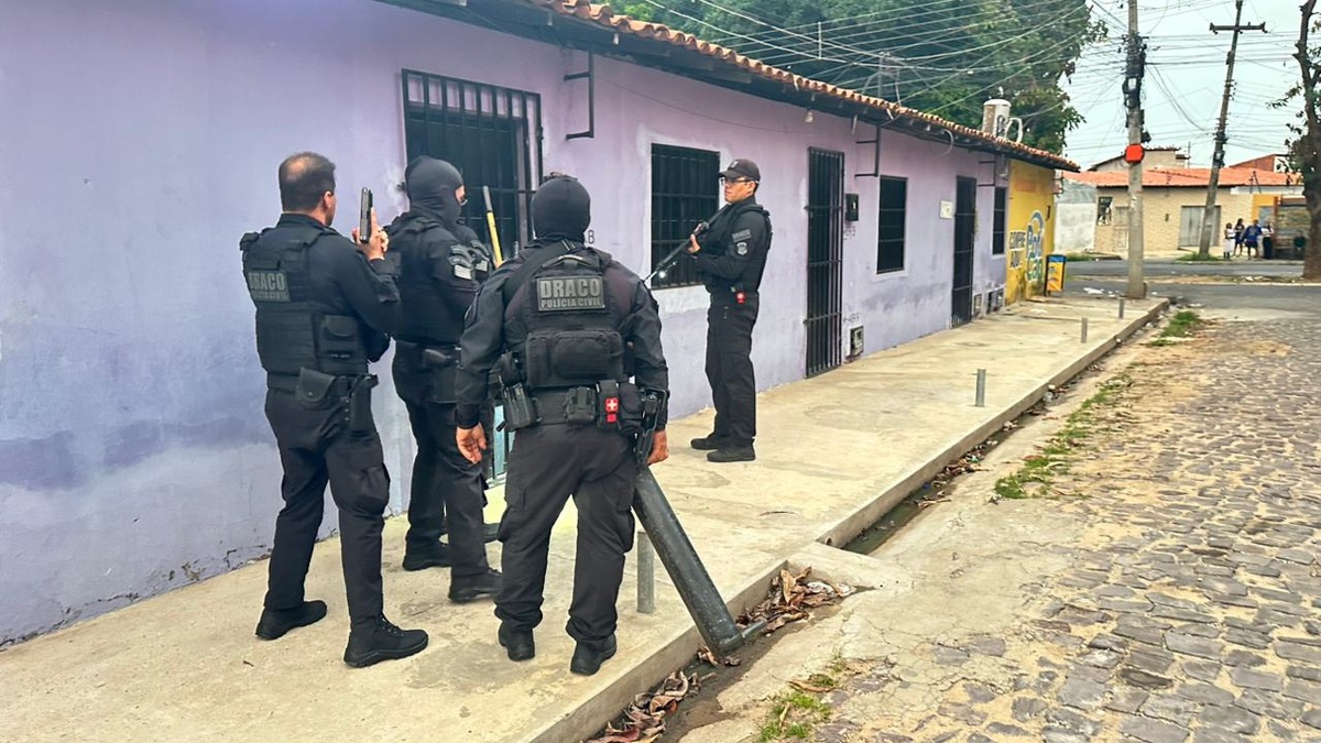 Polícia prende suspeitos de invadirem velório e atirarem em caixão em Teresina