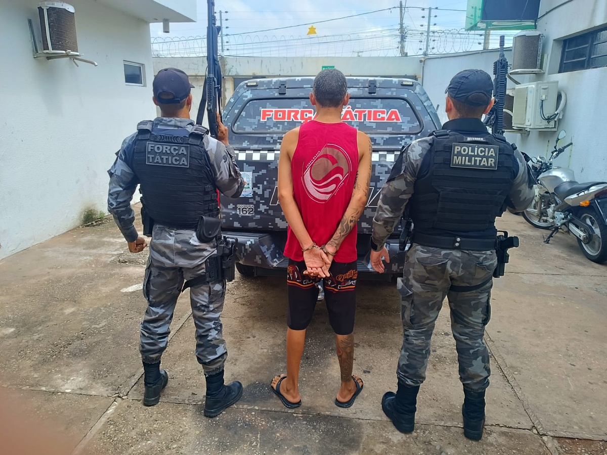 Suspeito confessa tráfico e é preso com mais de 160 porções de drogas