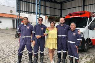 Vítima de acidente de trânsito reencontra equipe do SAMU que salvou sua vida (Foto: Divulgação)