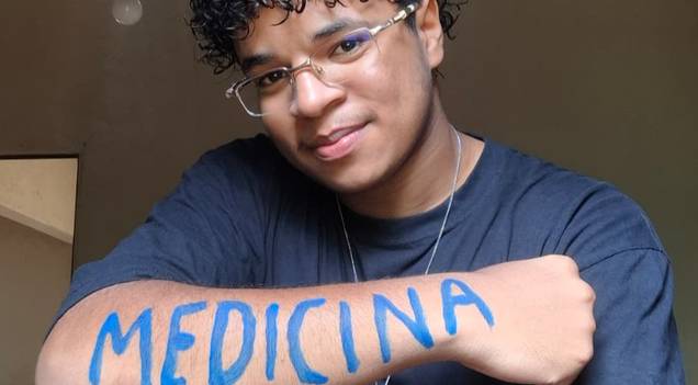 Ex-monitor aprovado em Medicina vira inspiração para o Oportunidade Jovem