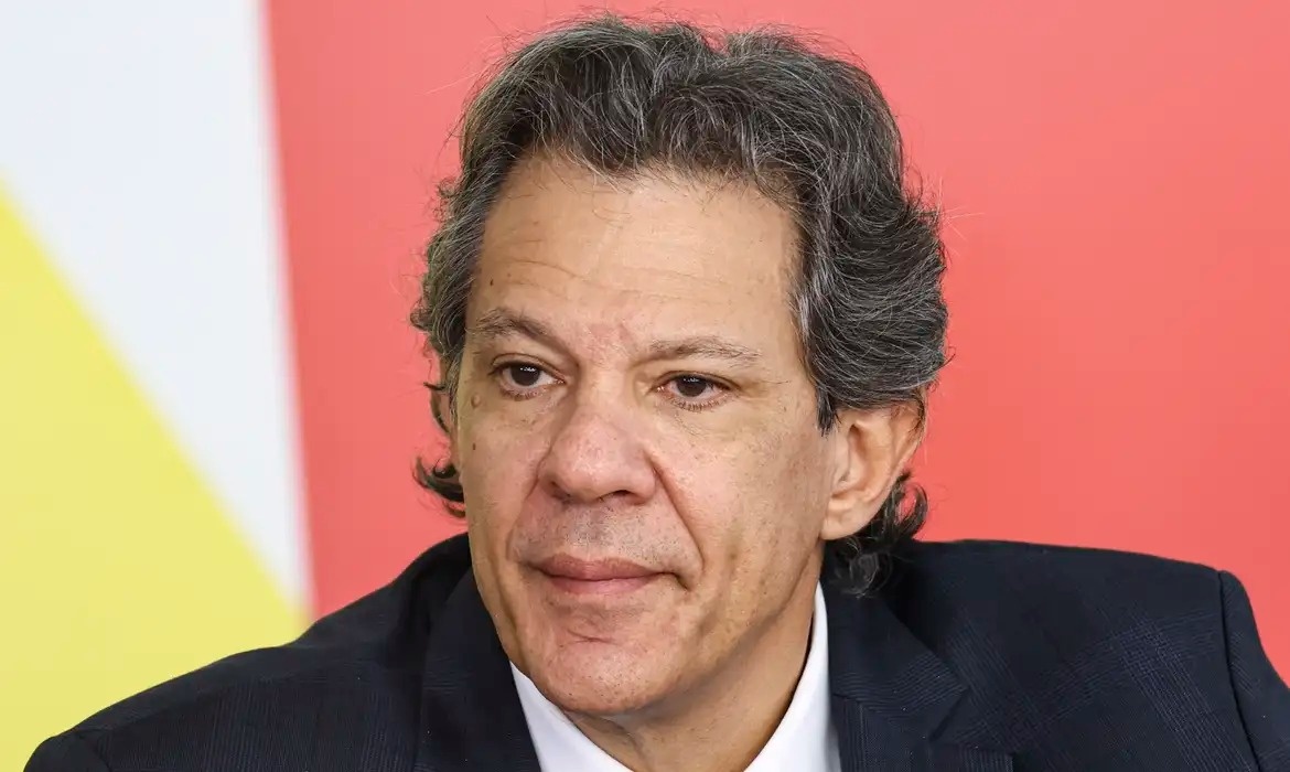 Haddad fará proposta aos estados para conter preços dos combustíveis