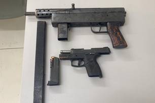 Homem é preso com submetralhadora após ameaçar vizinhos no Piauí (Foto: Divulgação)