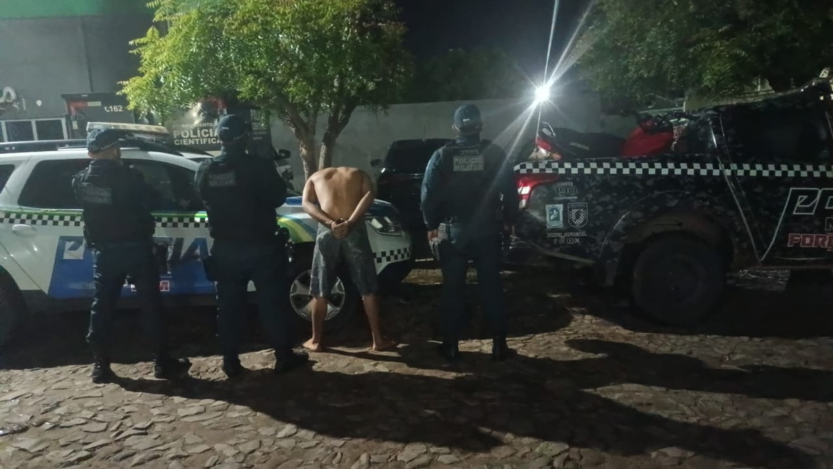 PM apreende drogas, recupera moto roubada e prende suspeito no interior do Piauí