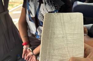 Polícia prende homem com 1kg de crack dentro de ônibus em Teresina (Foto: Divulgação)