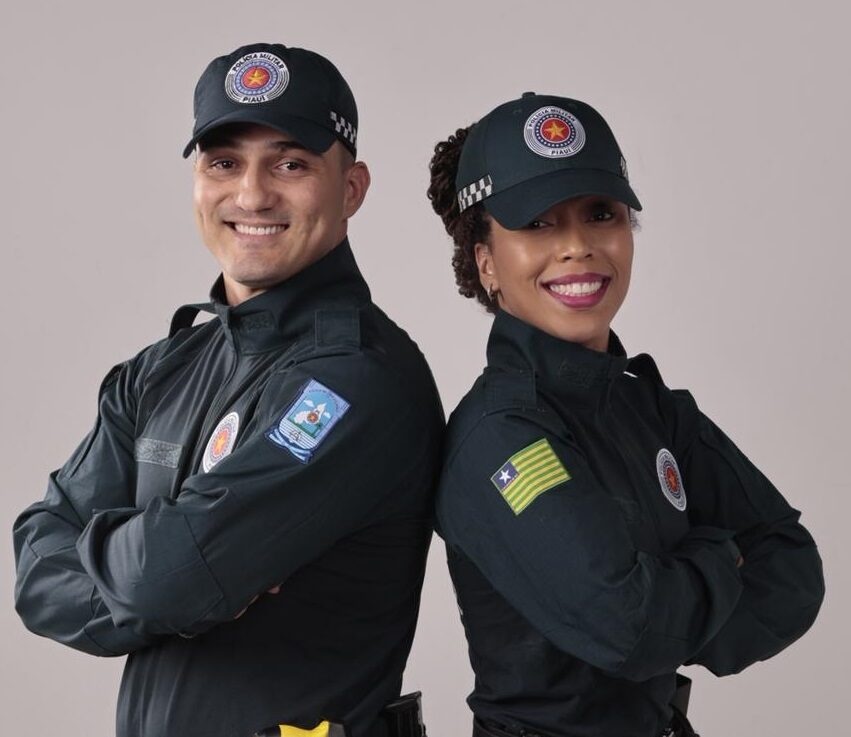 Policiais do Piauí passam a utilizar nova farda e governo entrega armamentos