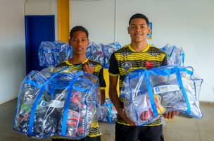 Prefeitura fortalece o esporte de base com entrega de uniformes em Timon (Foto: Divulgação)