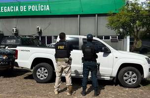 PRF recupera caminhonete roubada e apreende arma de fogo no Piauí (Foto: Divulgação)