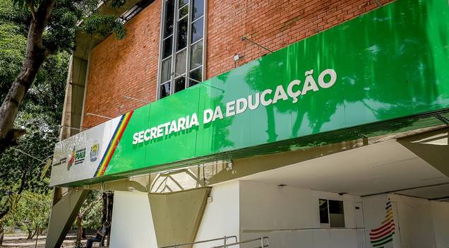 Seduc aplica provas de concurso com 4 mil vagas para professores neste domingo