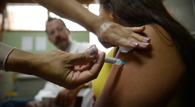 Empresas deverão informar trabalhadores sobre cânceres e vacina