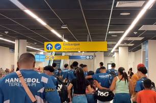 Equipe de handebol escolar do Piauí disputa competição na Macedônia do Norte