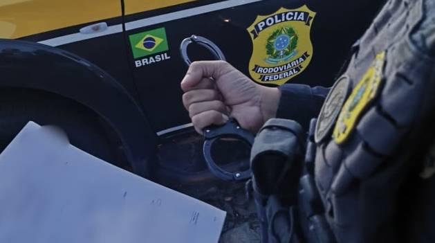 Homem procurado por assassinato no Maranhão é preso em ônibus no Piauí