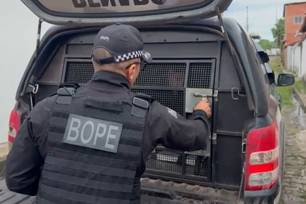 Polícia prende suspeitos de vender drogas em quentinhas de comida em Teresina (Foto: Divulgação)