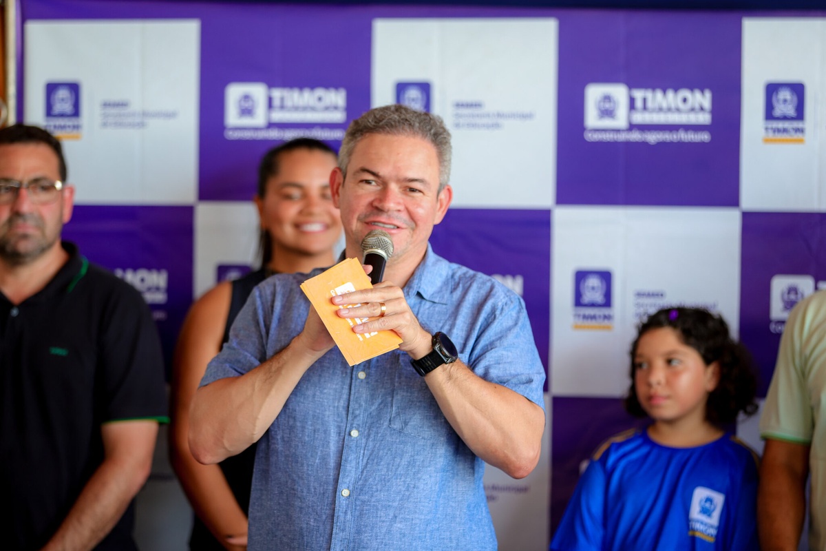 Prefeito Rafael entrega reforma da EMEF Paulo Freire e reforça investimentos