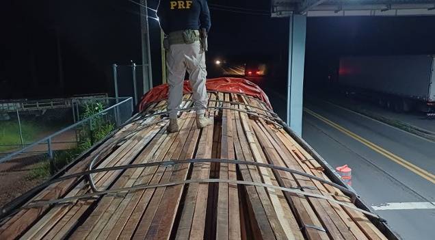 PRF apreende carga de madeira irregular e comprimidos de rebite no Piauí