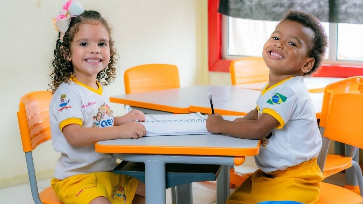 Silvio Mendes sanciona lei de enfrentamento ao racismo nas escolas municipais