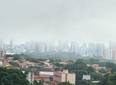 Teresina amanhece sob forte neblina nesta terça; fenômeno reduz visibilidade