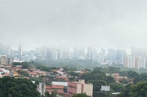 Teresina amanhece sob forte neblina nesta terça; fenômeno reduz visibilidade (Foto: Divulgação)