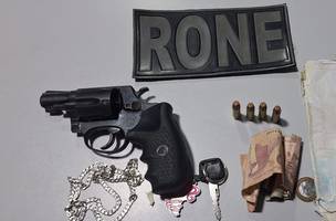 Adolescente é apreendido com arma após perseguição em Teresina (Foto: Divulgação)