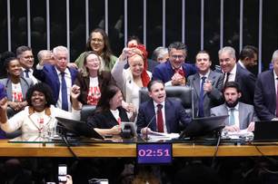 Câmara aprova, em dois turnos, PEC pelo fim da escala 6x1