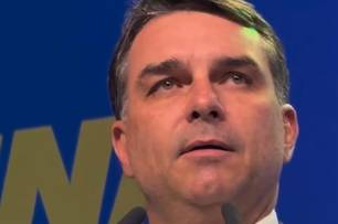 Flávio confirma encontro com Vorcaro após banqueiro ter sido preso