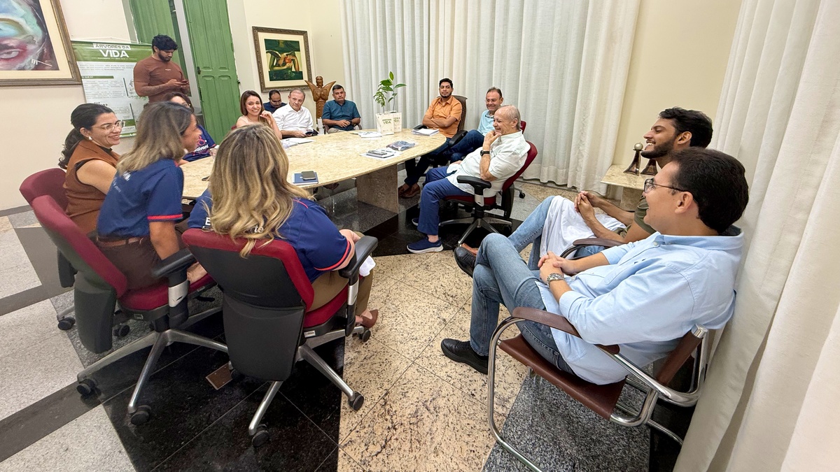 Prefeitura de Teresina presenteia recém-nascidos com mudas de árvores frutíferas