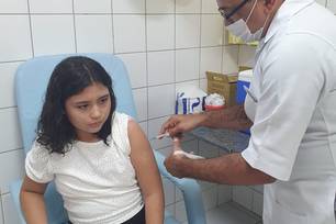 Público de 10 a 14 anos é convocado para se vacinar contra a dengue (Foto: Divulgação)