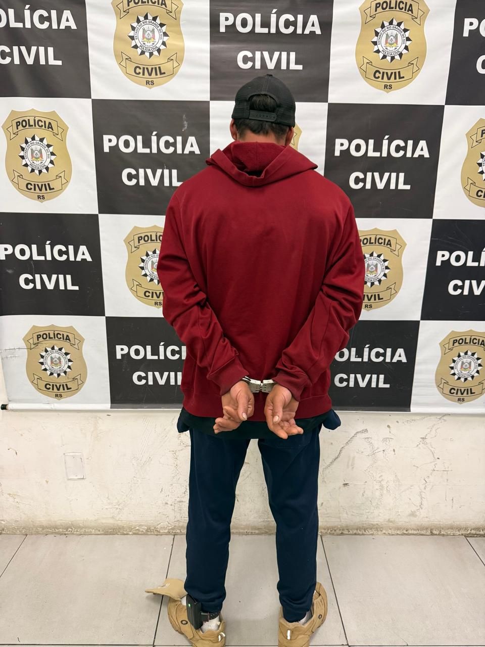 Sob ameaça de responsabilização criminal, exigiram o pagamento de uma suposta “fiança”