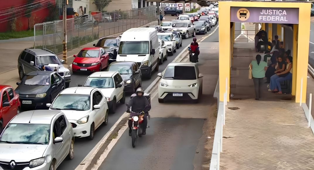 STRANS inicia recadastramento de motoristas de App para uso das faixas de ônibus