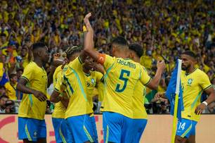 Ancelotti escala 2 times e seleção se despede com goleada sobre Panamá
