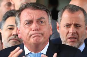 Bolsonaro diz ao STF que não está proibido de manter arma em casa