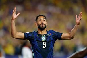 Brasil vence Haiti e assume liderança do Grupo C