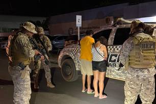 Casal é preso por tráfico de drogas em bar no interior do Piauí