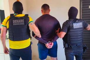 Homem investigado por homicídio é preso pelo Denarc na zona Leste de Teresina (Foto: Divulgação)