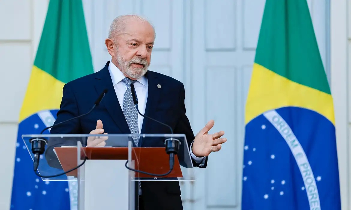 "Não se meta nas eleições no Brasil", diz presidente Lula a Trump