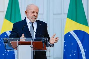 "Não se meta nas eleições no Brasil", diz presidente Lula a Trump
