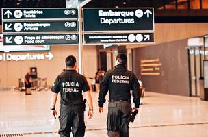 PF conduz passageiro por falsa comunicação no Aeroporto de Teresina (Foto: Divulgação)
