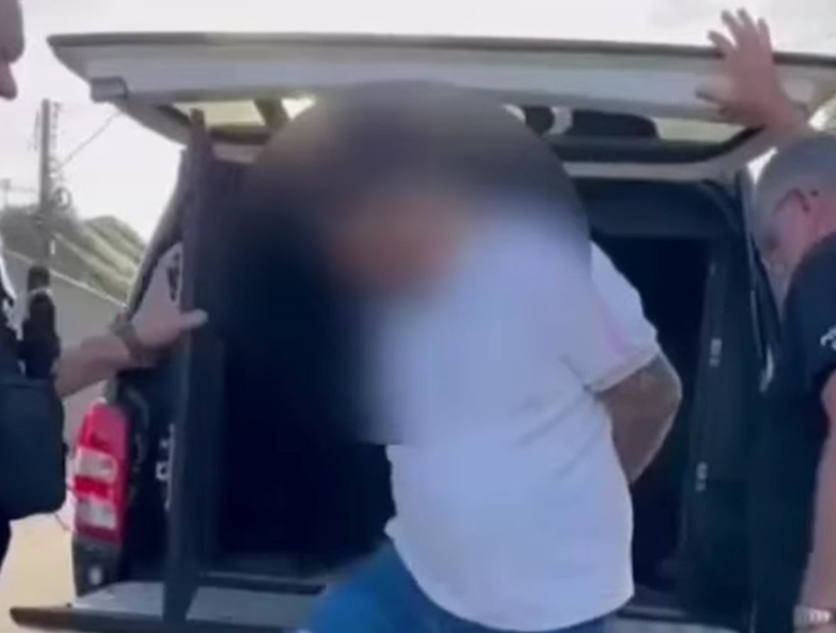 Polícia prende homem condenado por matar tia de ex após incêndio em Teresina