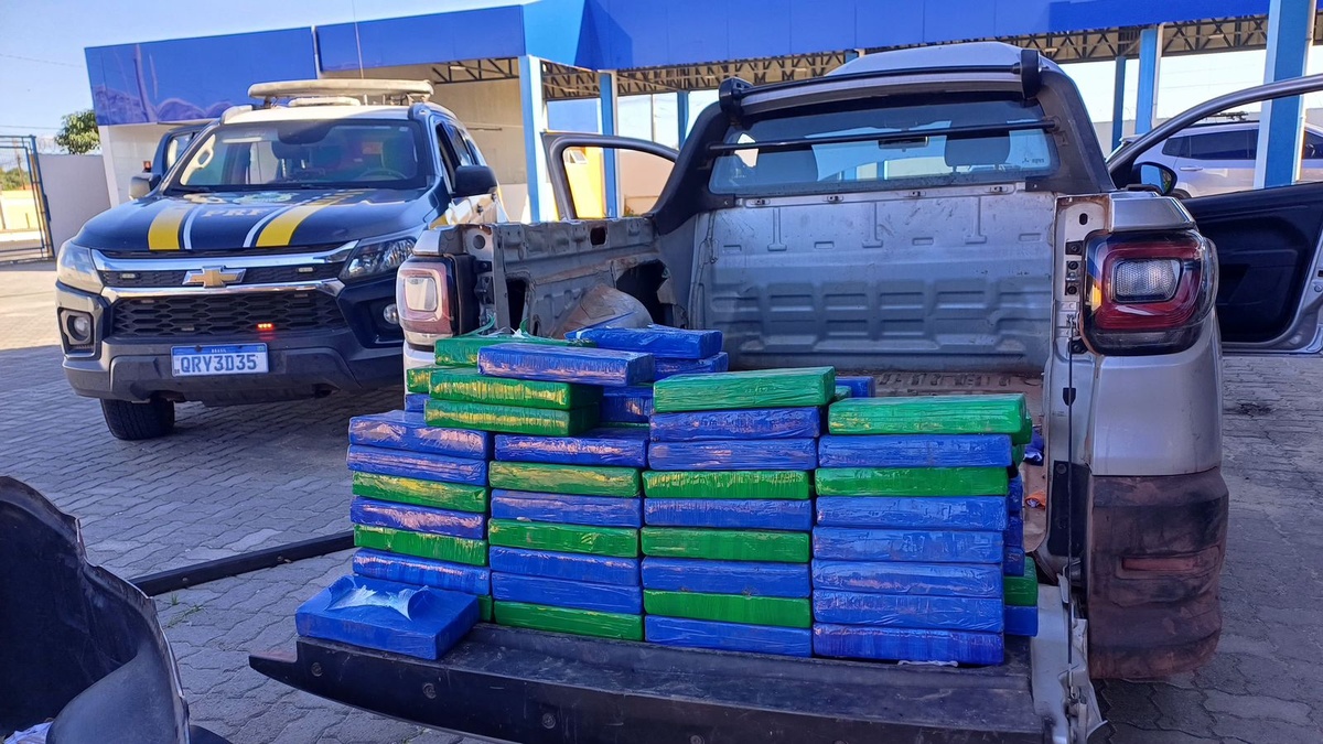 PRF apreende cerca de135 kg de cocaína escondidos em veículo no Piauí