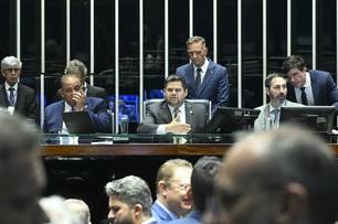 Senado anula norma sobre aborto legal em crianças vítimas de estupro